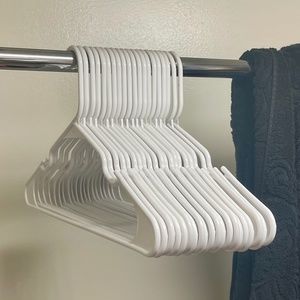 20 White Plastic Hangers